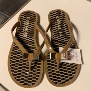Size 6 Coach flip flops